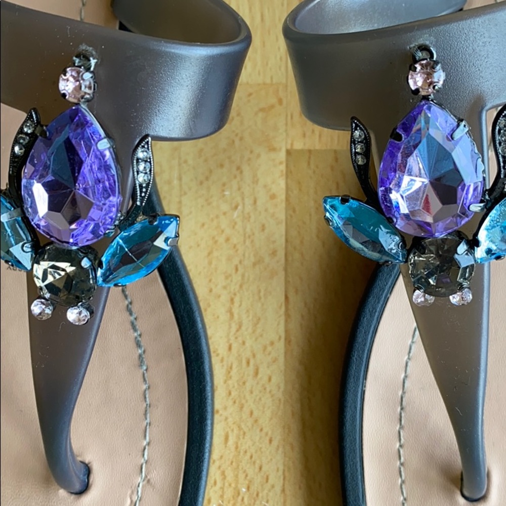 Nine West flip flops